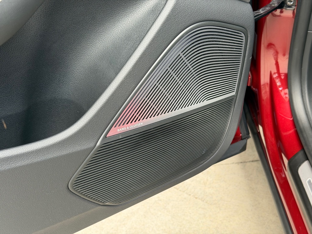 Photo 88 of this AUDI SQ8