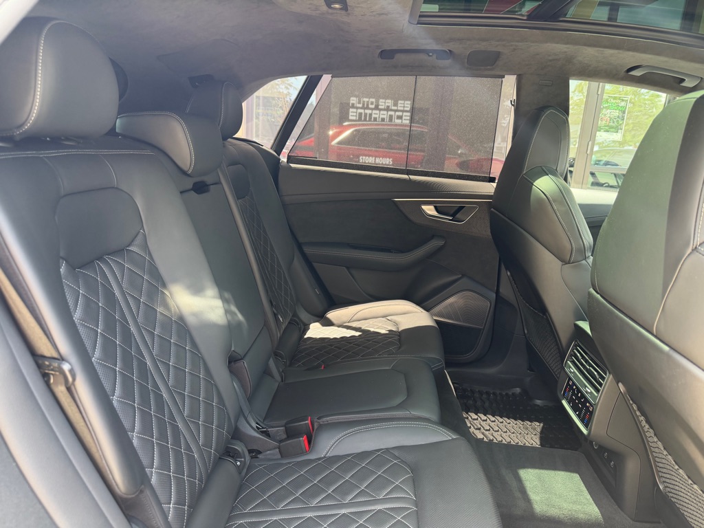 Photo 79 of this AUDI SQ8