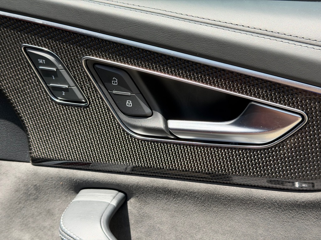 Photo 55 of this AUDI SQ8