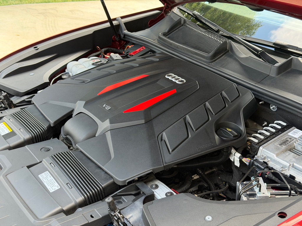 Photo 102 of this AUDI SQ8