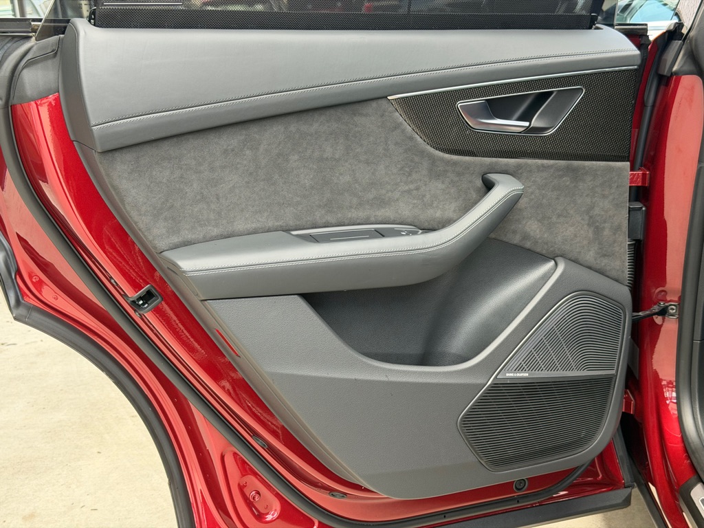 Photo 84 of this AUDI SQ8