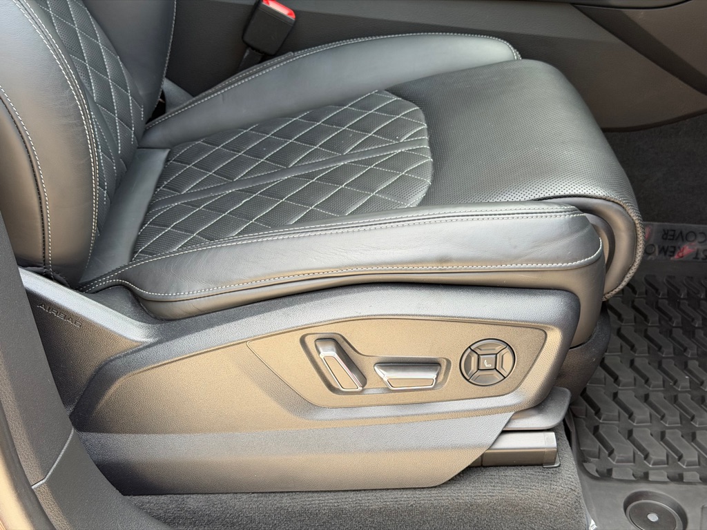 Photo 59 of this AUDI SQ8