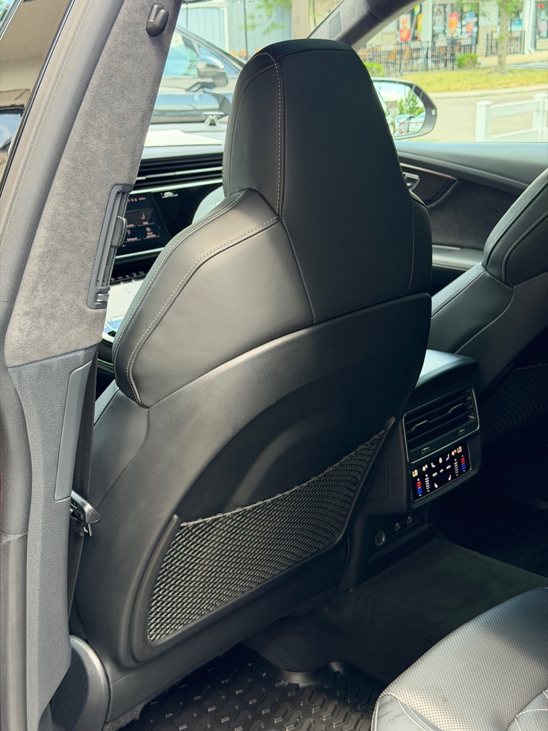 Photo 90 of this AUDI SQ8