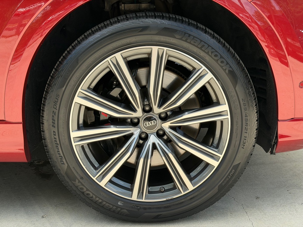 Photo 18 of this AUDI SQ8
