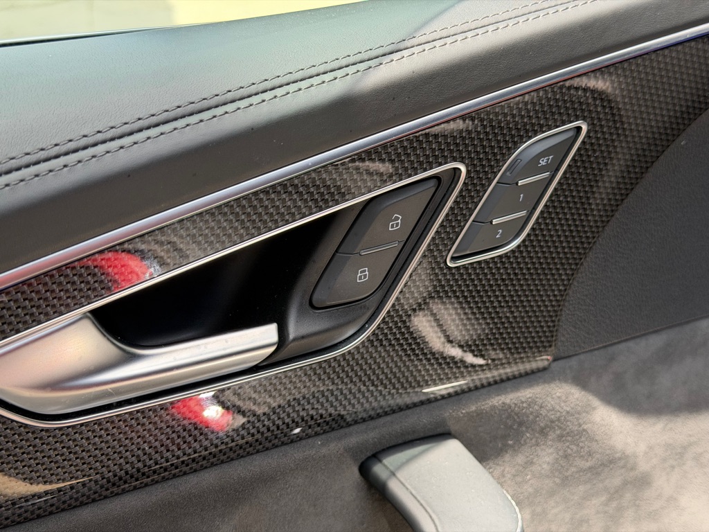 Photo 25 of this AUDI SQ8