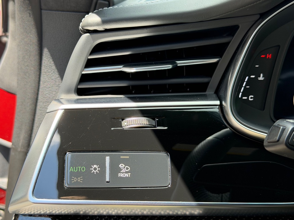Photo 32 of this AUDI SQ8