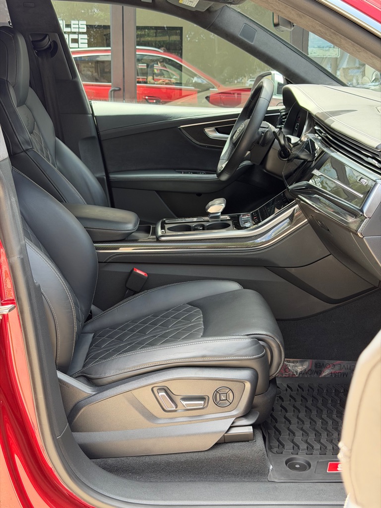 Photo 52 of this AUDI SQ8