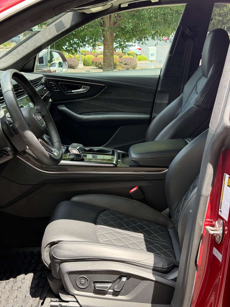 Photo 22 of this AUDI SQ8