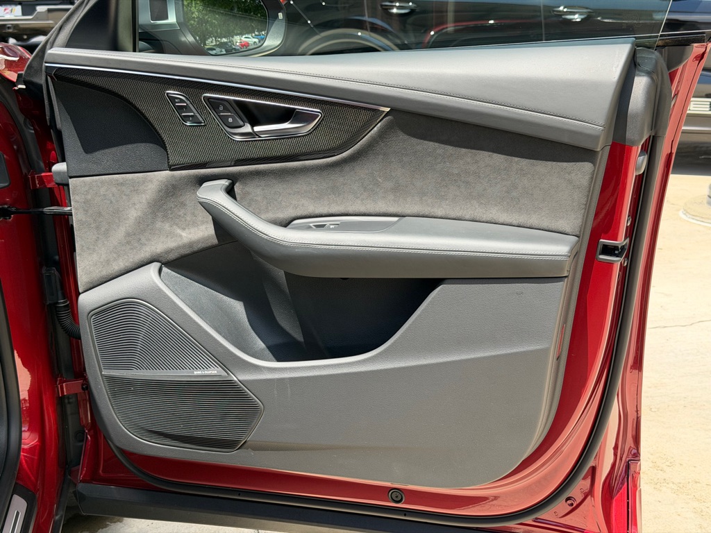 Photo 54 of this AUDI SQ8