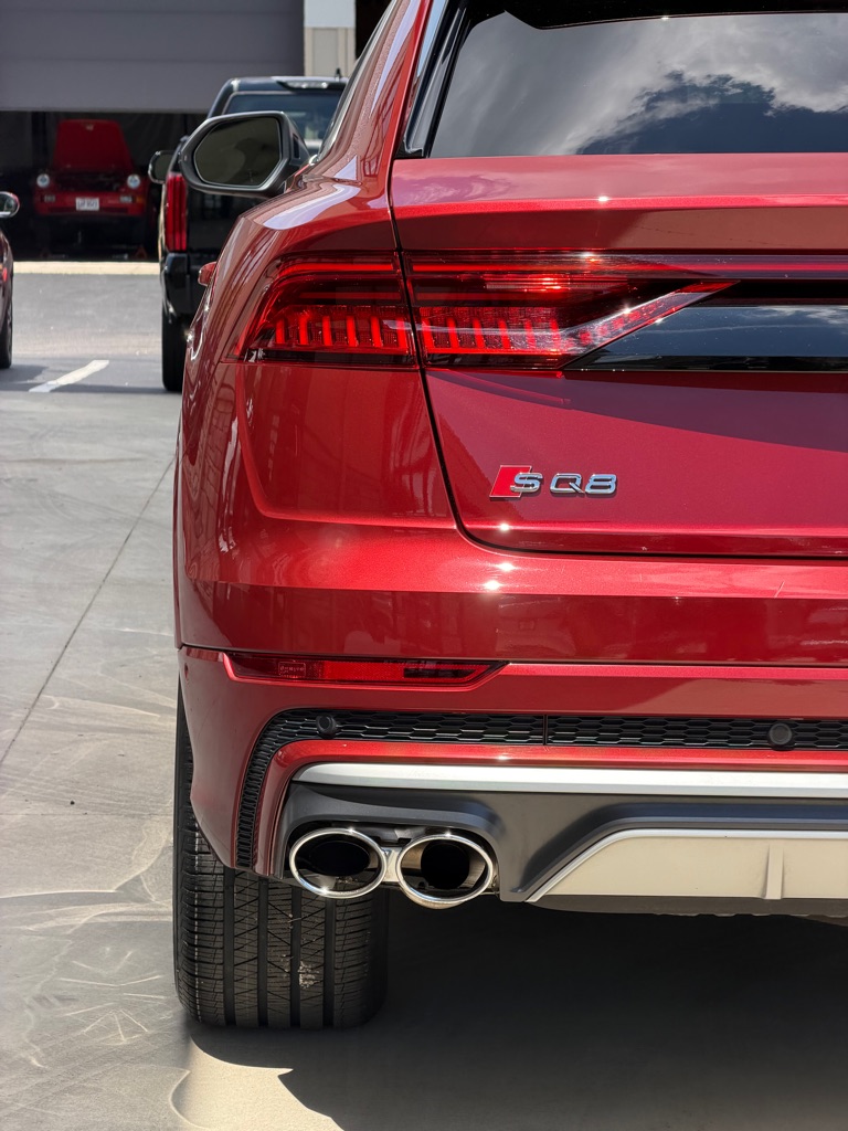 Photo 13 of this AUDI SQ8
