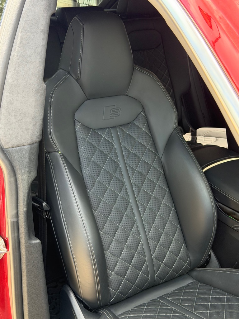 Photo 60 of this AUDI SQ8