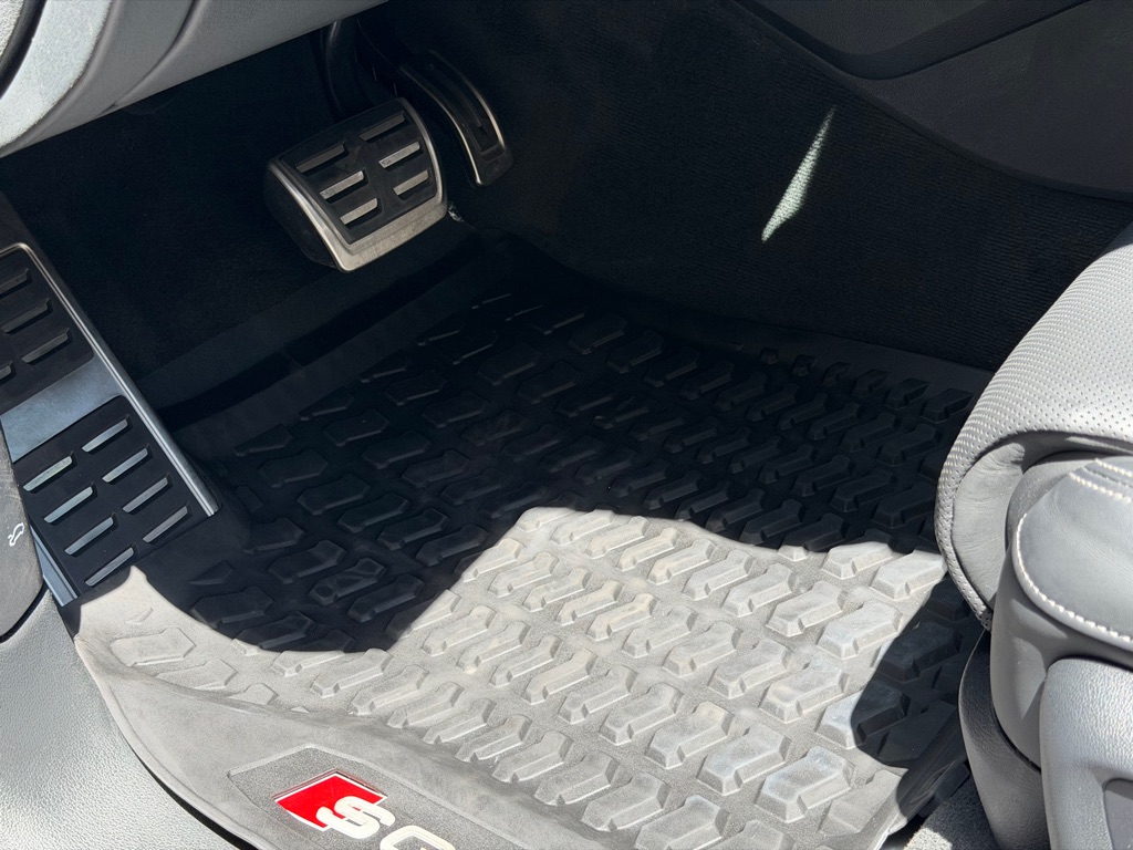 Photo 28 of this AUDI SQ8