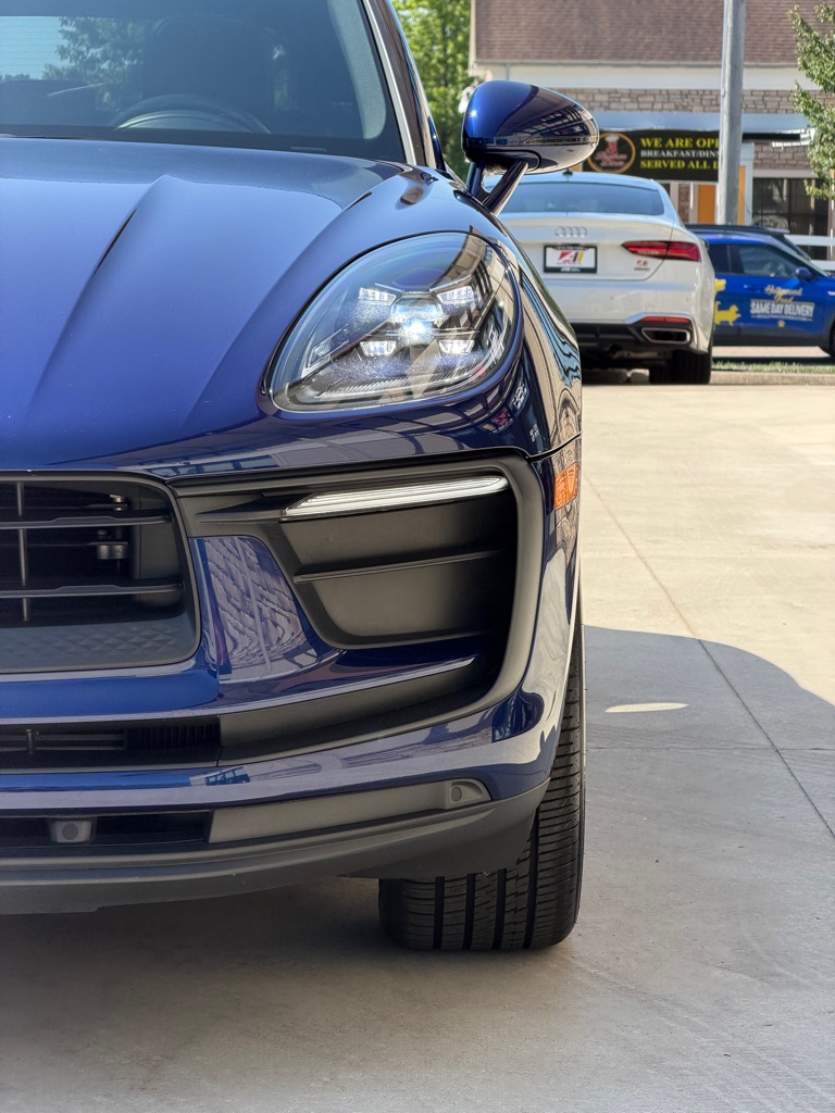 Photo 11 of this PORSCHE MACAN