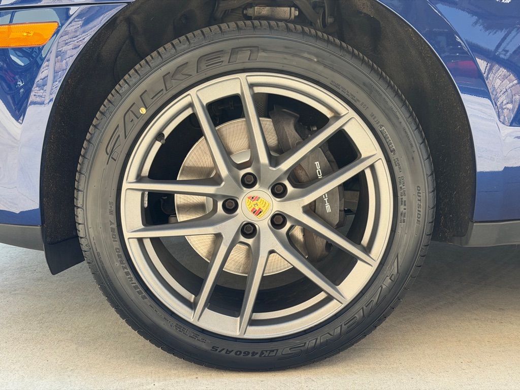 Photo 14 of this PORSCHE MACAN