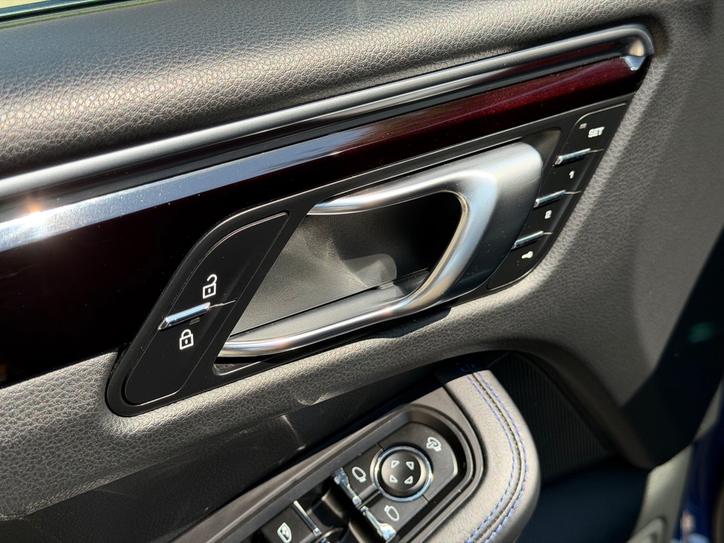 Photo 21 of this PORSCHE MACAN