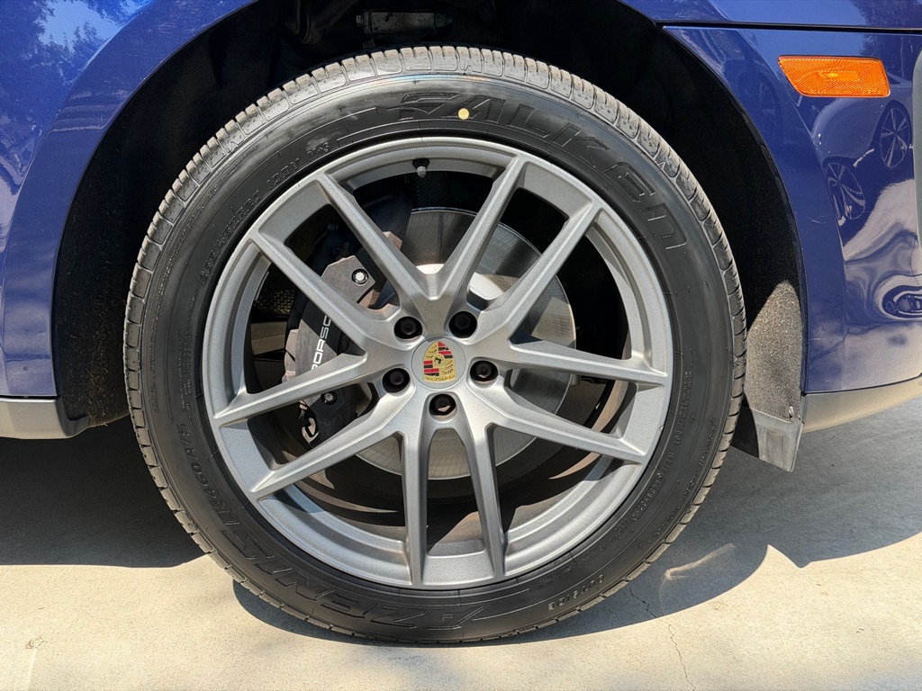 Photo 17 of this PORSCHE MACAN