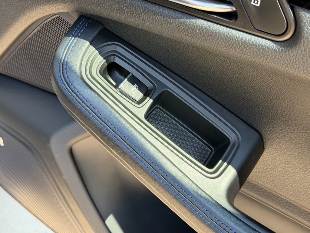 Photo 58 of this PORSCHE MACAN