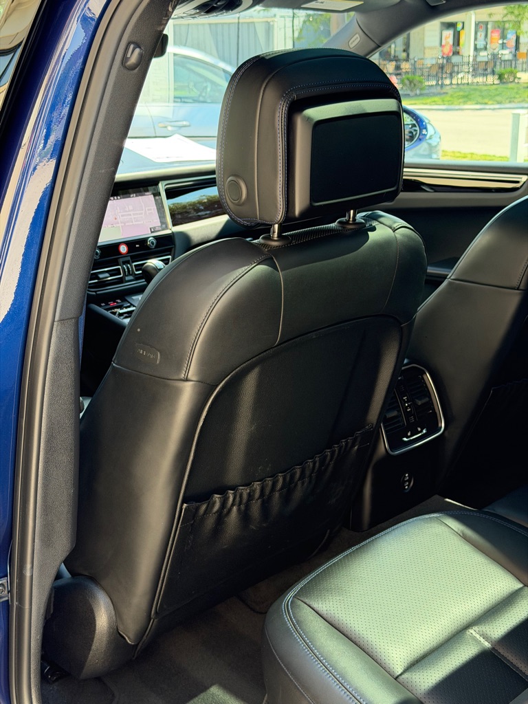 Photo 80 of this PORSCHE MACAN