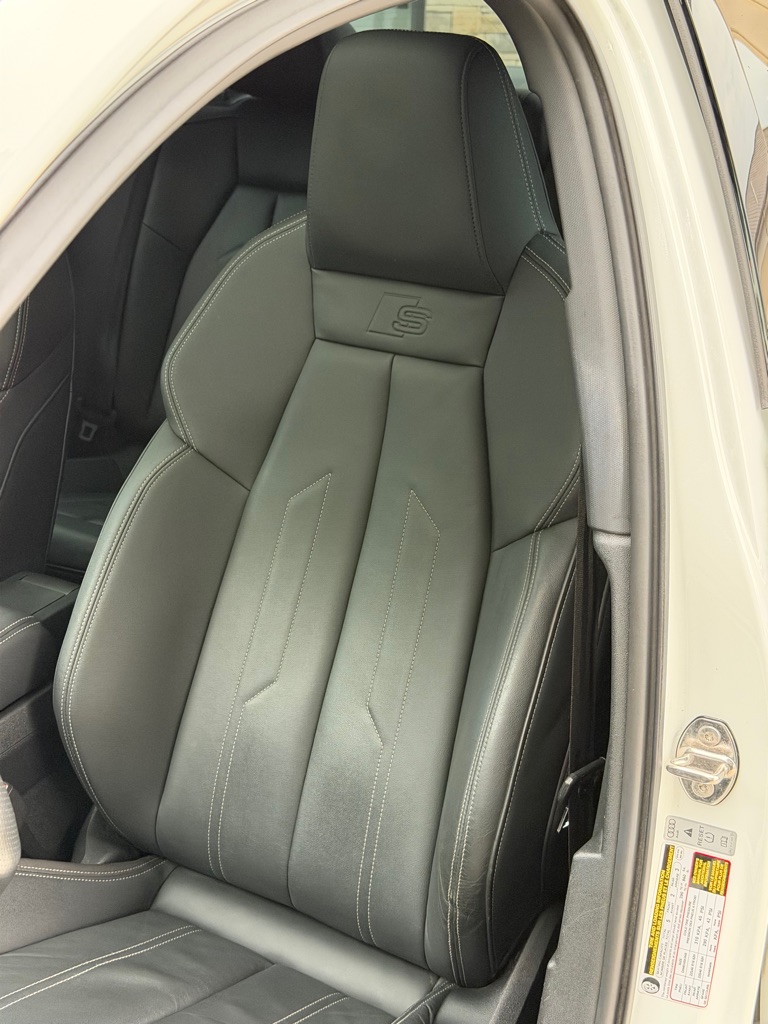 Photo 28 of this AUDI S3