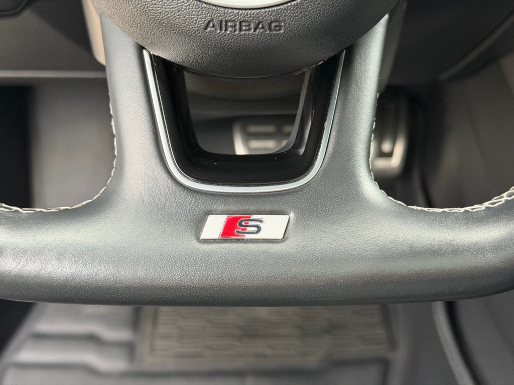 Photo 34 of this AUDI S3