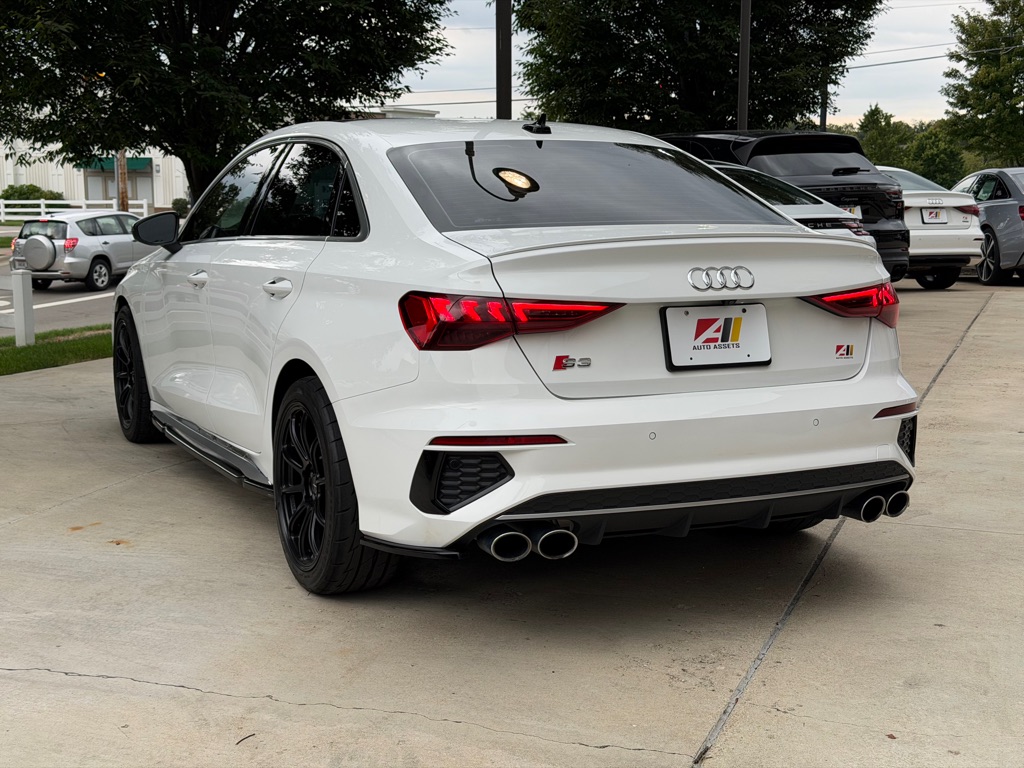 Photo 3 of this AUDI S3