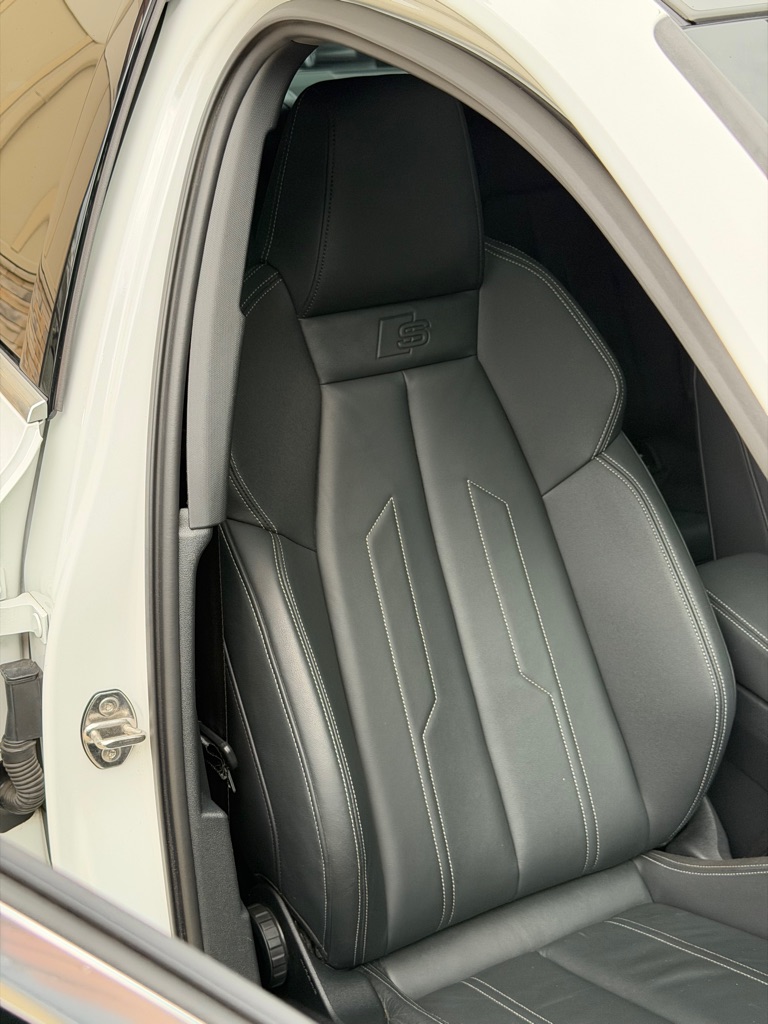 Photo 54 of this AUDI S3