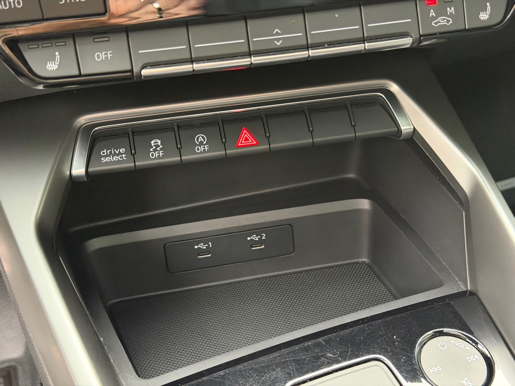 Photo 38 of this AUDI S3