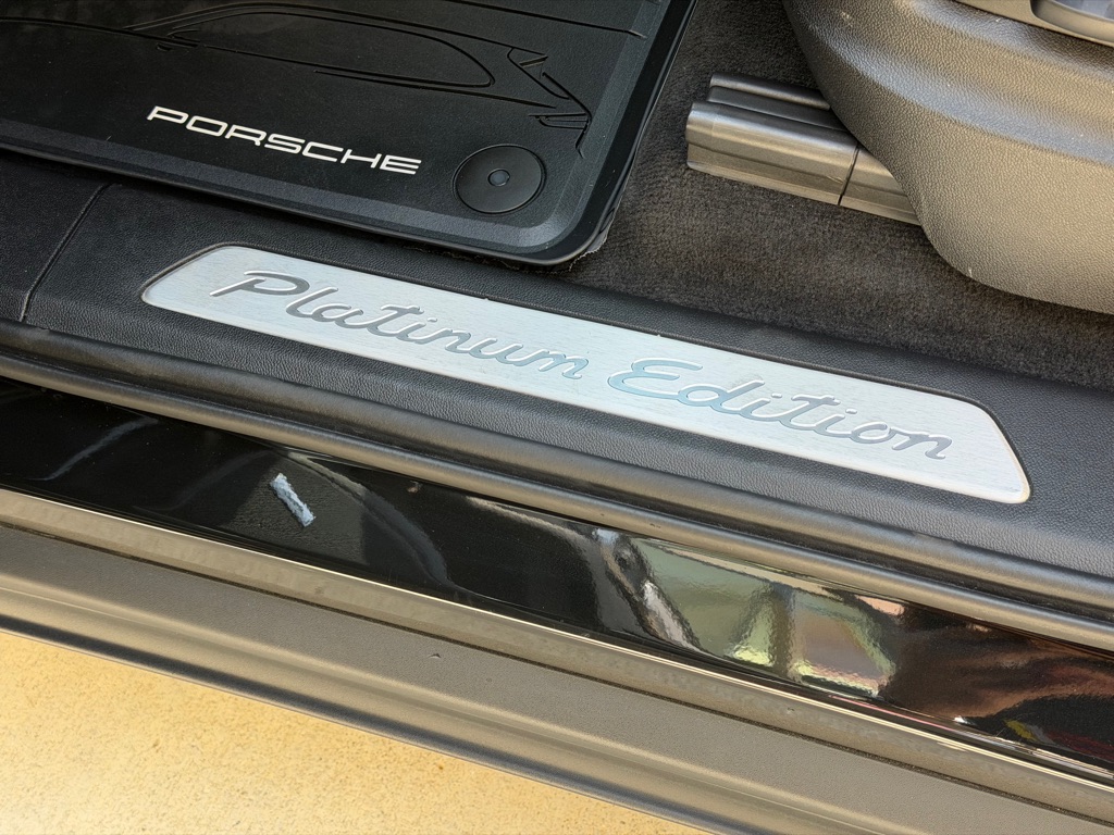 Photo 24 of this PORSCHE CAYENNE