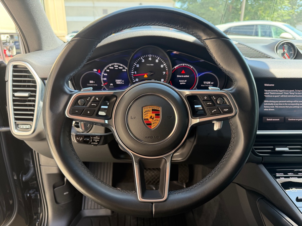 Photo 31 of this PORSCHE CAYENNE