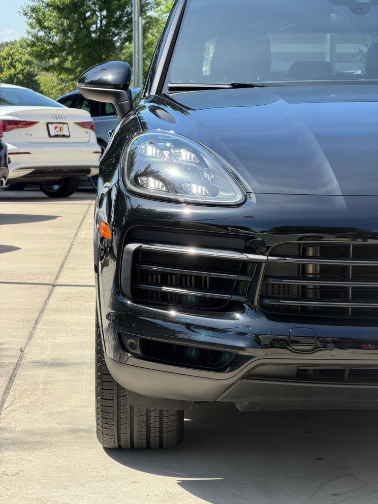 Photo 10 of this PORSCHE CAYENNE