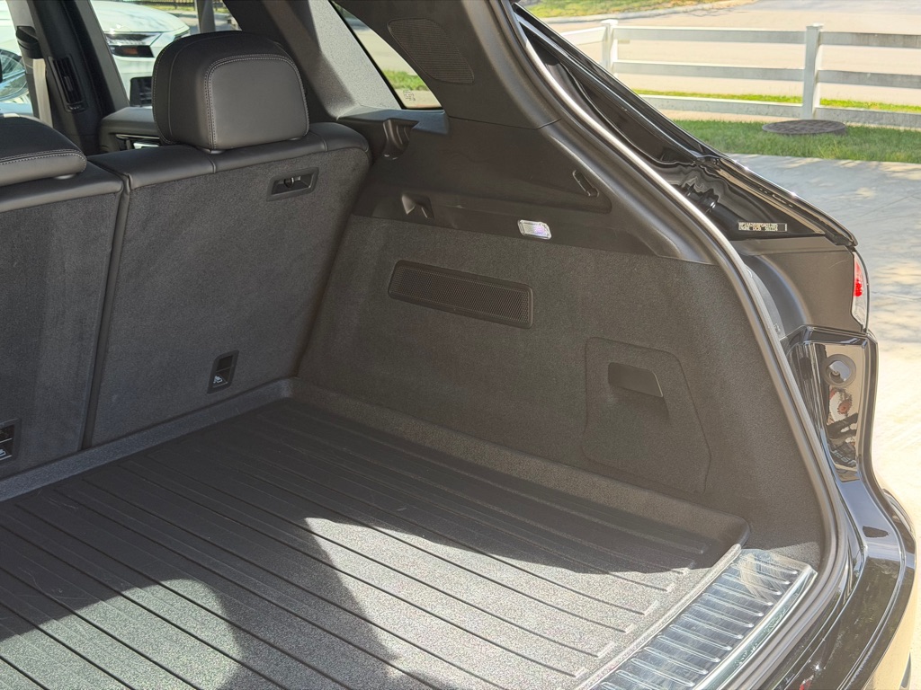 Photo 96 of this PORSCHE CAYENNE