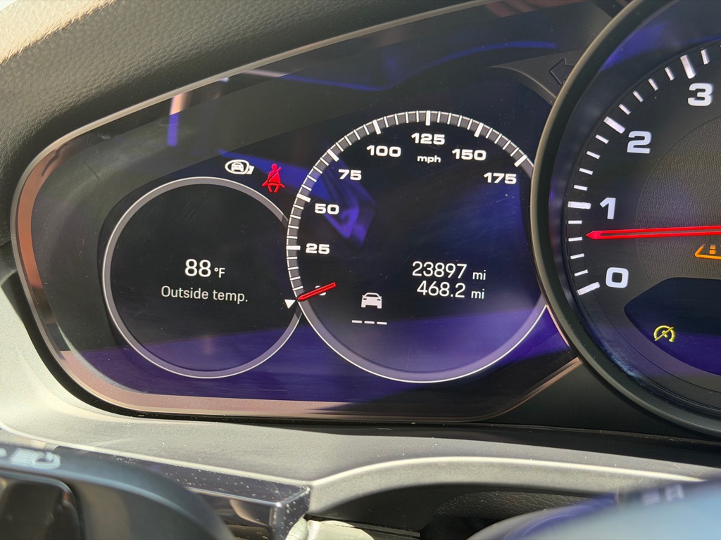 Photo 36 of this PORSCHE CAYENNE