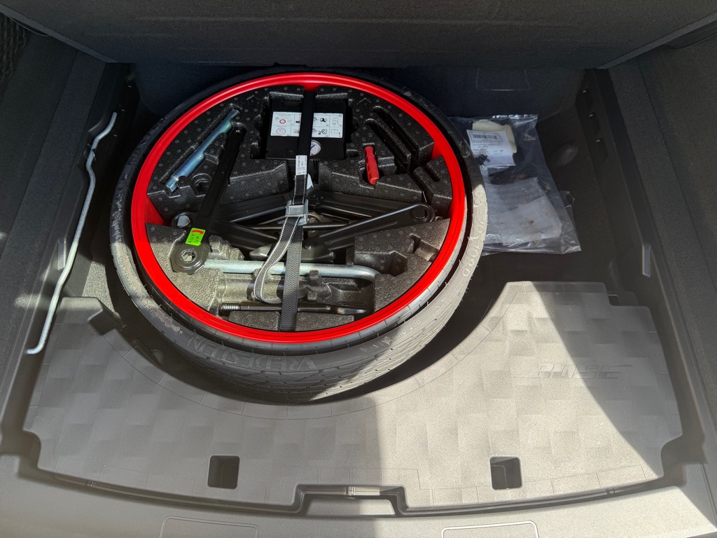 Photo 97 of this PORSCHE CAYENNE