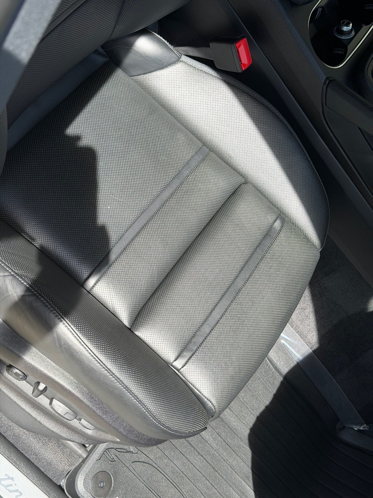 Photo 61 of this PORSCHE CAYENNE