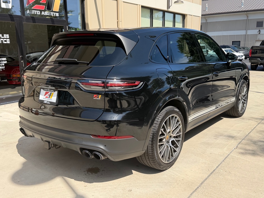 Photo 7 of this PORSCHE CAYENNE