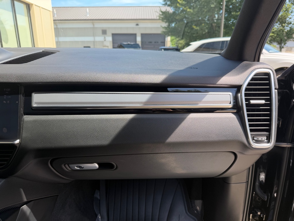 Photo 62 of this PORSCHE CAYENNE