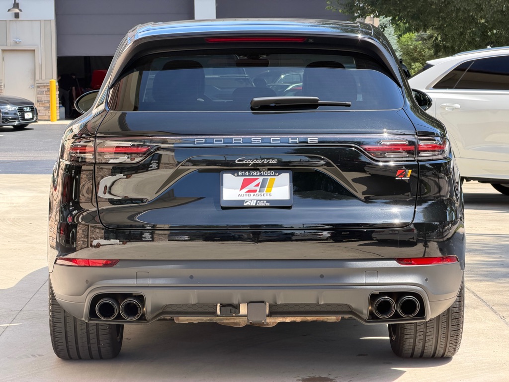 Photo 6 of this PORSCHE CAYENNE