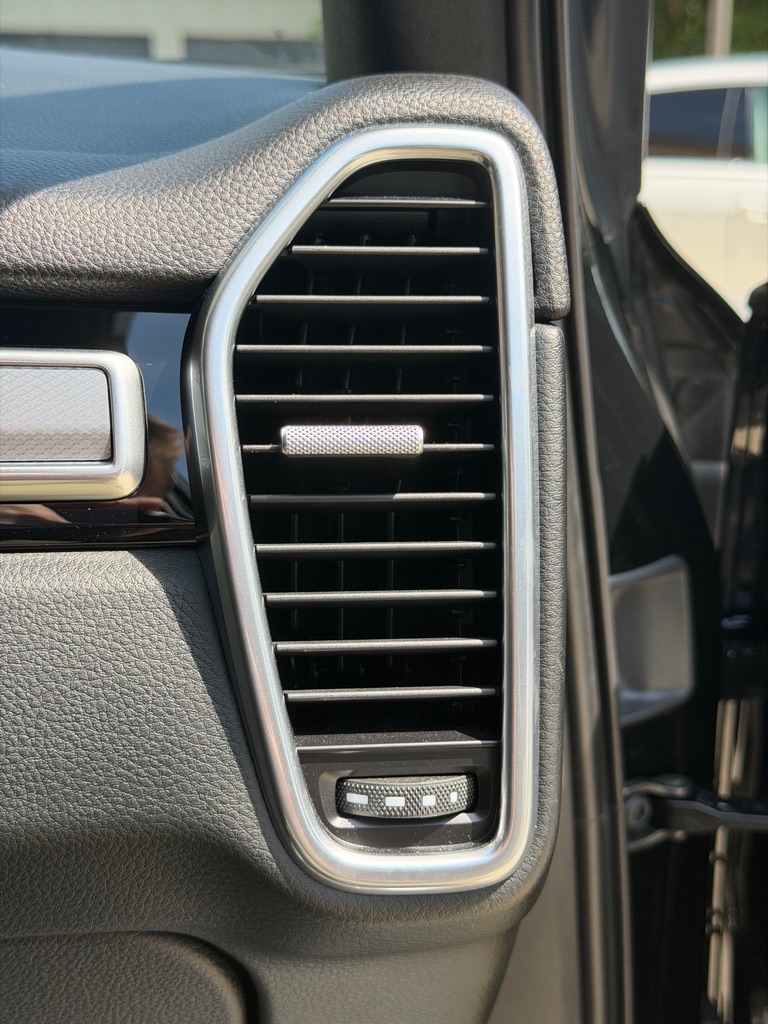 Photo 63 of this PORSCHE CAYENNE