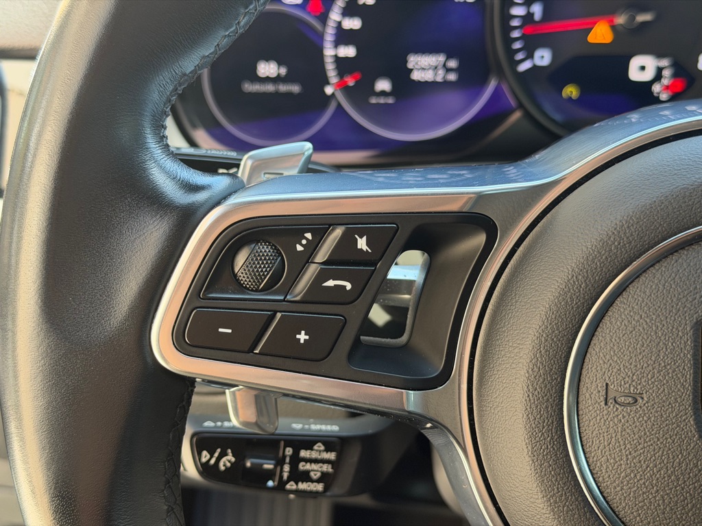 Photo 33 of this PORSCHE CAYENNE
