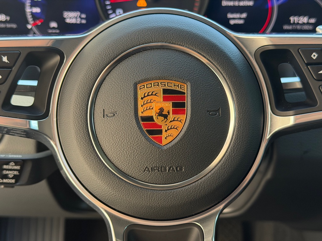 Photo 32 of this PORSCHE CAYENNE