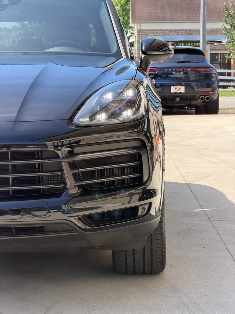 Photo 11 of this PORSCHE CAYENNE