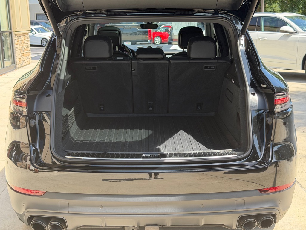 Photo 94 of this PORSCHE CAYENNE