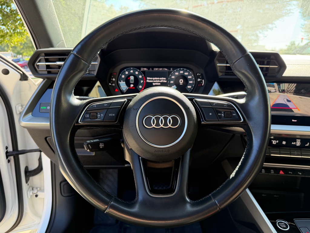 Photo 17 of this AUDI A3
