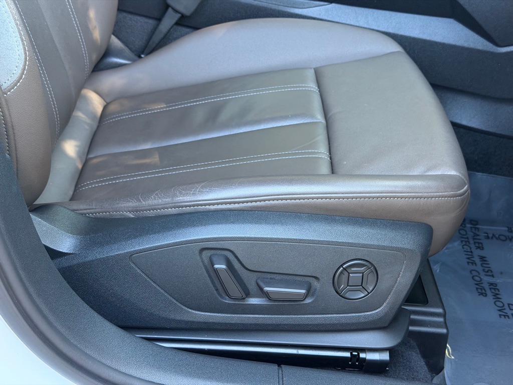 Photo 32 of this AUDI A3