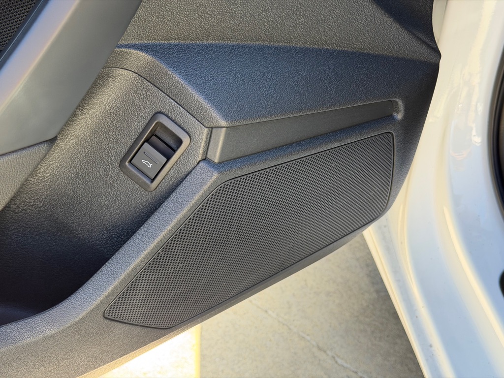 Photo 11 of this AUDI A3