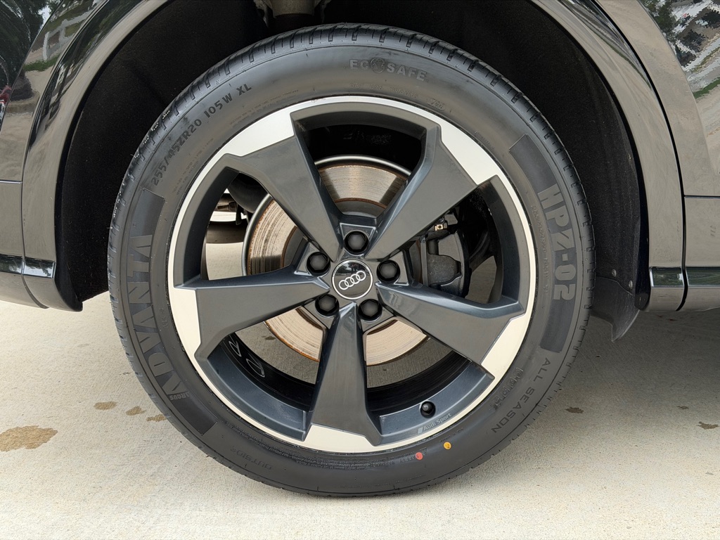 Photo 17 of this AUDI SQ5