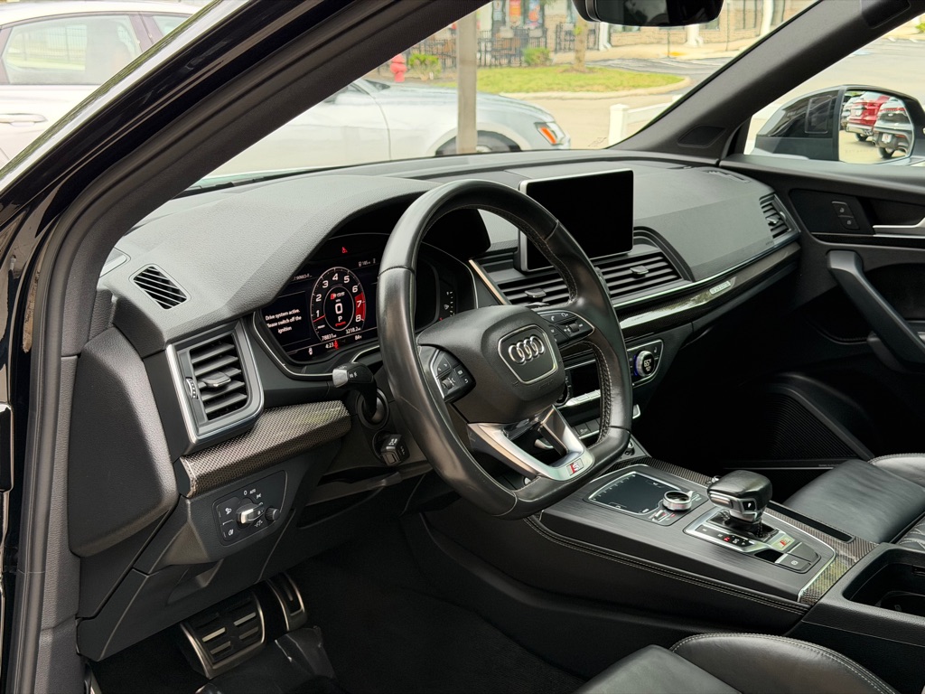 Photo 20 of this AUDI SQ5
