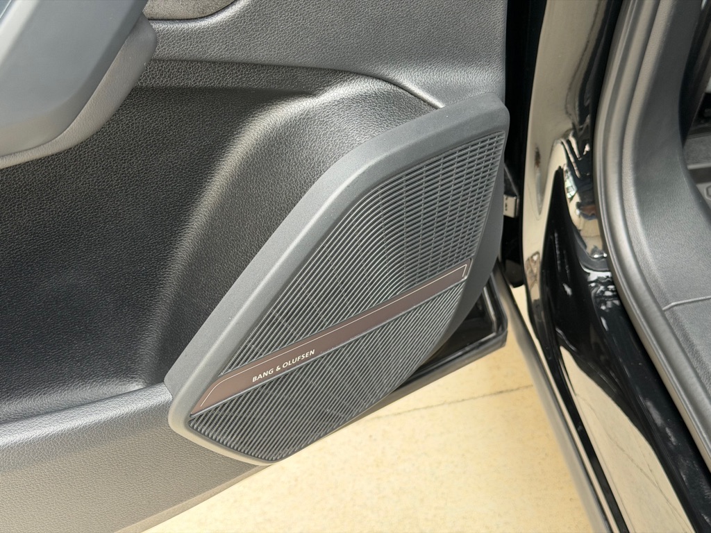 Photo 92 of this AUDI SQ5
