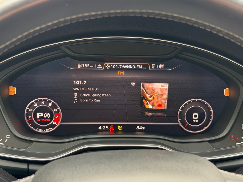Photo 42 of this AUDI SQ5