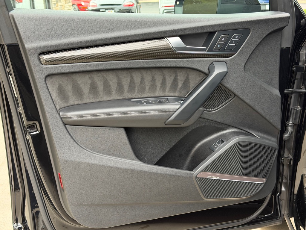 Photo 21 of this AUDI SQ5
